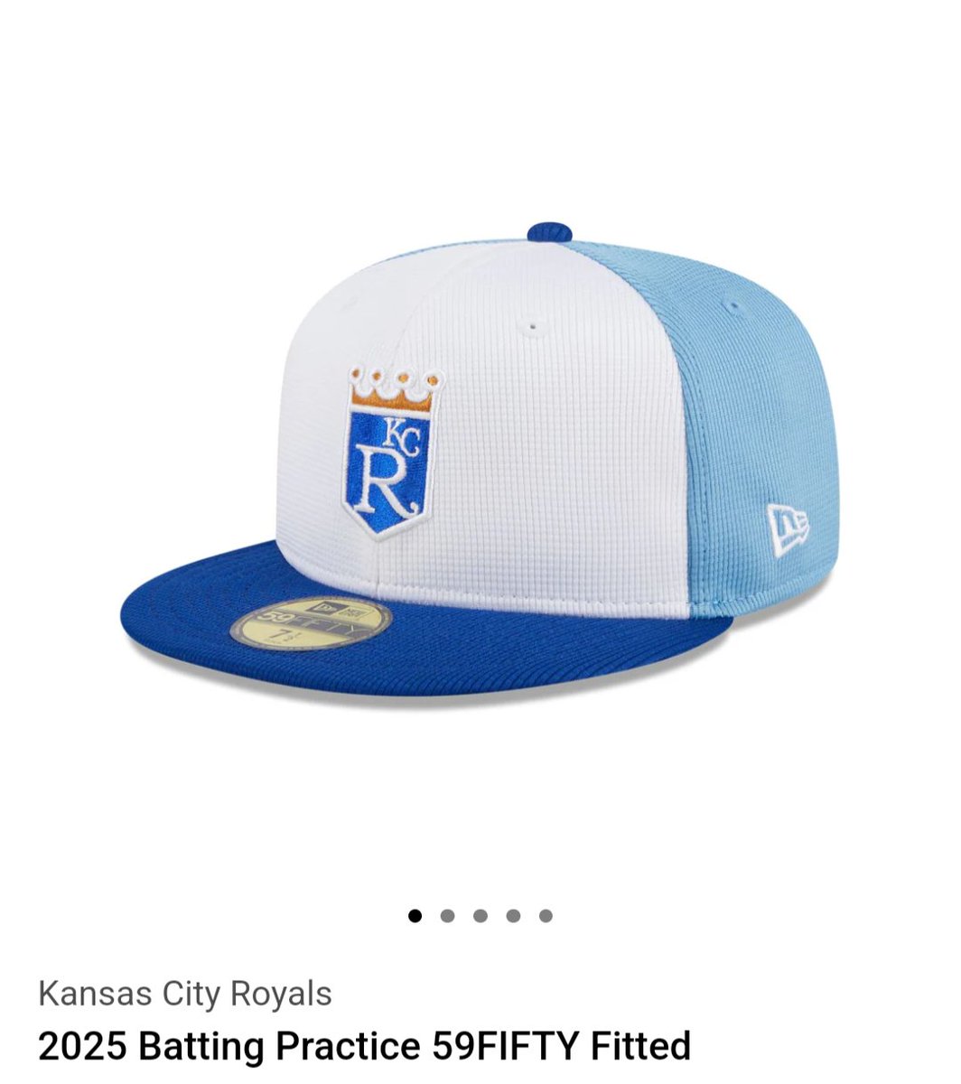 ヒップホップ好きはBIGGIEっぽい格好のRYOKIに目が行きがちだけど