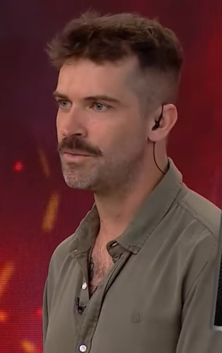 saaaaaacsssxx's tweet photo. Luciano hoy se parece al papá de Riley idk JAJAJAJ
#ElGranChefFamosos https://t.co/vq0K40DewY