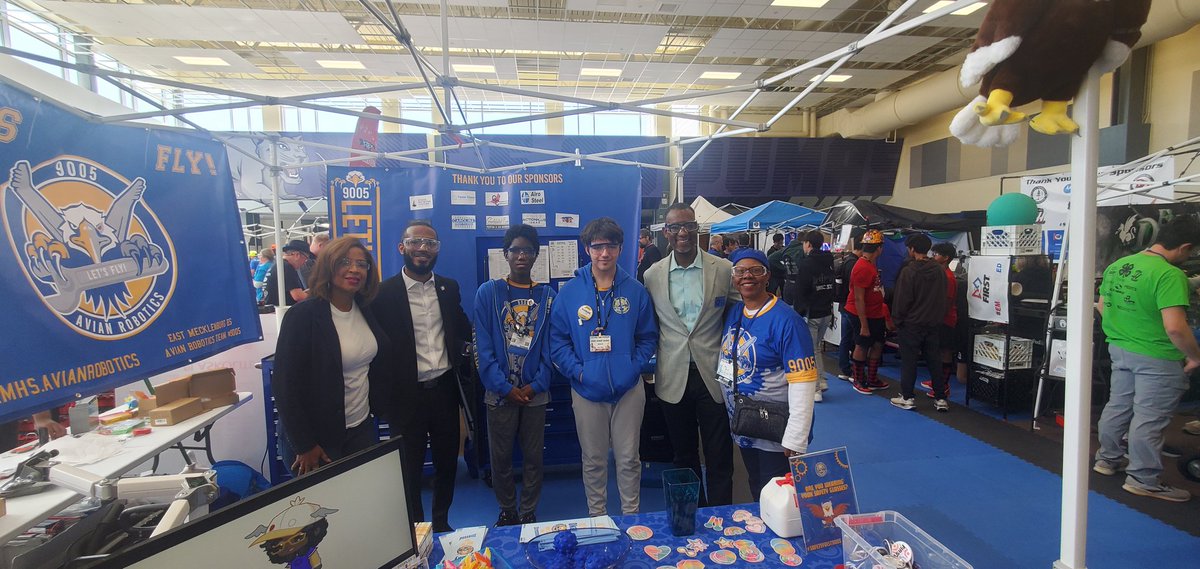 Mark4thePeople's tweet photo. Fun-filled  weekend attending the Meck County FIRST Robotics Competition (FRC), opening day for CMR, Gender Education Network Festival, Build Your Own Bank seminar, &amp; Celebration of Ramadan at ISGC! #mark4thepeople #markingprogress #makingamark #mark4meck https://t.co/ih3TQnShae