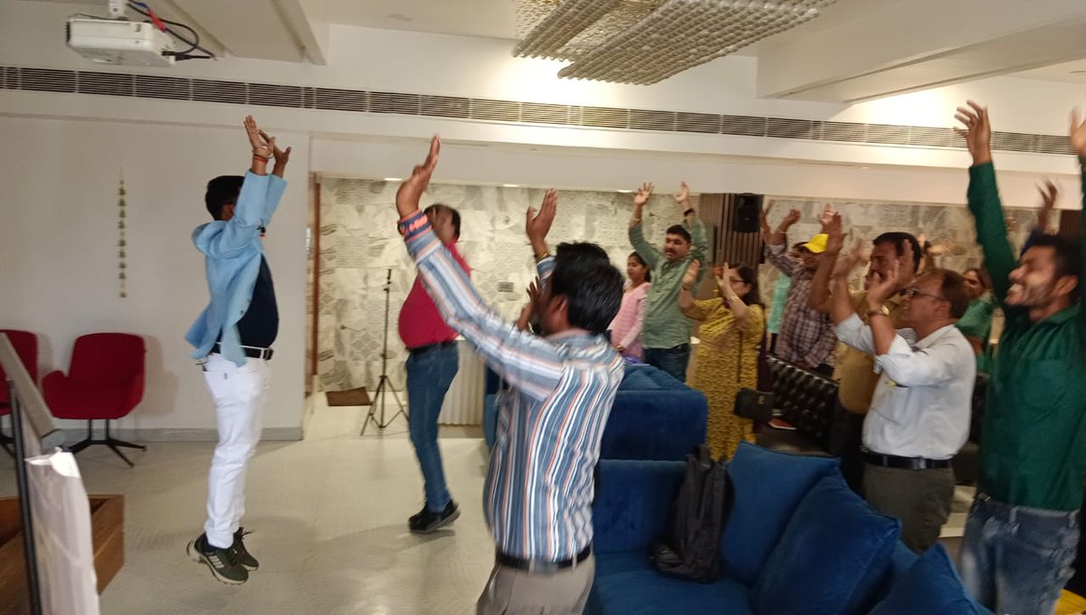 Param_best's tweet photo. Business coach and motivation speaker from bemetara

Rajesh Kumar dewangan

And meet with Suchita mam in bilaspur

At shrivary hotel bilaspur https://t.co/AnOl5QkMIg