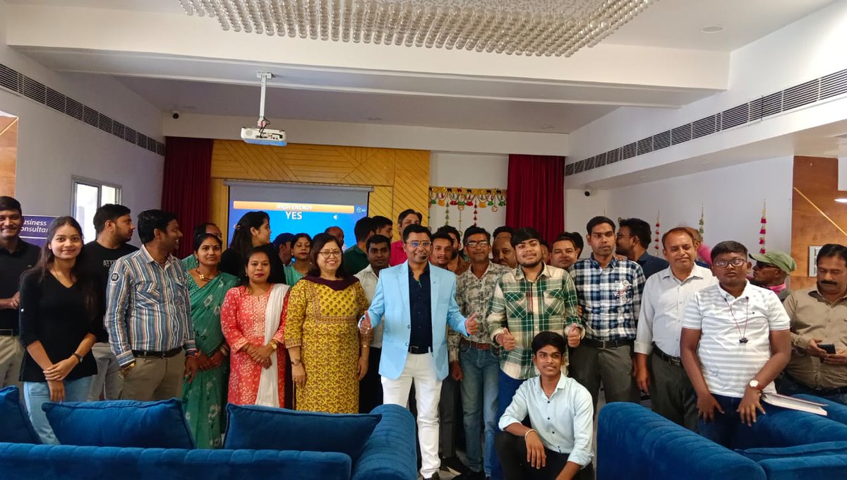 Param_best's tweet photo. Business coach and motivation speaker from bemetara

Rajesh Kumar dewangan

And meet with Suchita mam in bilaspur

At shrivary hotel bilaspur https://t.co/AnOl5QkMIg