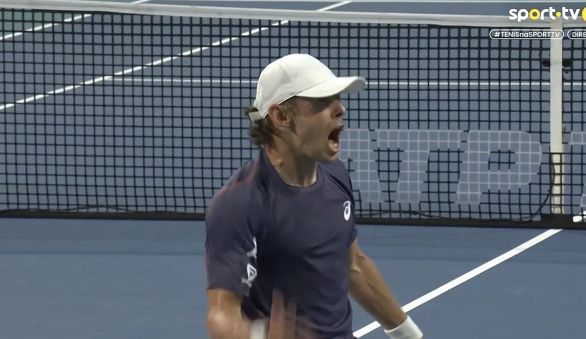 josemorgado's tweet photo. WHAT A MATCH!

Alex De Minaur comes back from a break down in the 3rd set and defeats the sensational João Fonseca (and the very loud Brazilian crowd) 5-7, 7-5, 6-3 to reach the last 16 in Miami.

Great battle.

A match that tells you EVERYTHING you need to know about De Minaur. https://t.co/f491N6zZbv