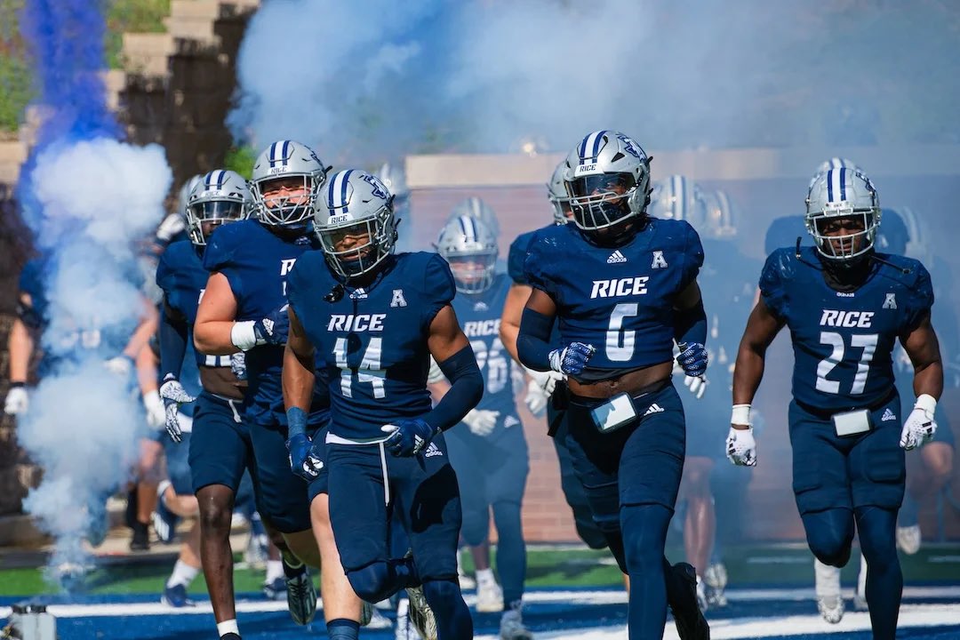 After a great conversation with <a href="/CoachTyWarren/">Coach “Ty” Warren</a> I am blessed to receive an offer from Rice University ⚪️🔵. #alhamdulilah <a href="/RiceFootball/">Rice Football</a> <a href="/iamcoachgene/">Gene Robinson III</a> <a href="/AllenTrieu/">Allen Trieu</a> <a href="/adamgorney/">Adam Gorney</a> <a href="/SWiltfong_/">Steve Wiltfong</a> <a href="/ChadSimmons_/">ChadSimmons</a>