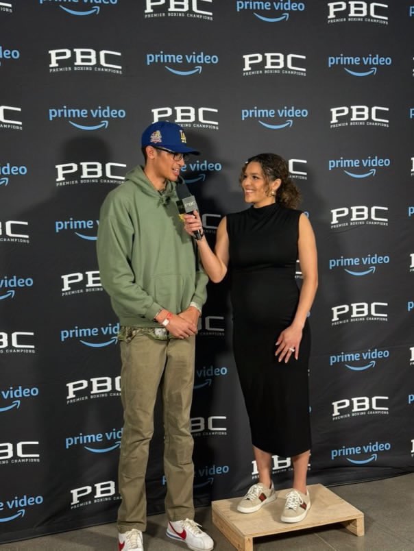 JordanPlant_'s tweet photo. Fight night with baby boy in my belly 🖤🥊 https://t.co/DNe7064NCX
