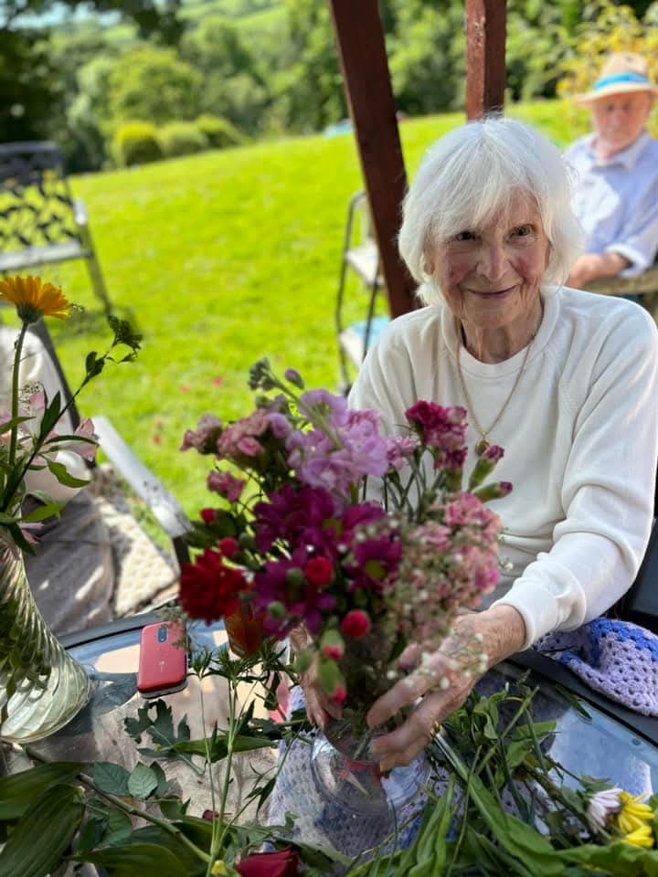 102 years old 🌹 My Great-Aunt passed away today, on her birthday. It's the end of an era for our family, and a hard but beautiful day. Rest in peace Aunt Phyllis ❤️🍃