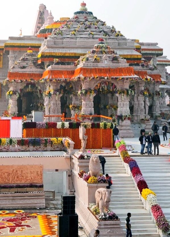 seemii_010's tweet photo. "The Beauty of Sanatan Dharma"🙌🏻❤️ https://t.co/0yDTkc88kw