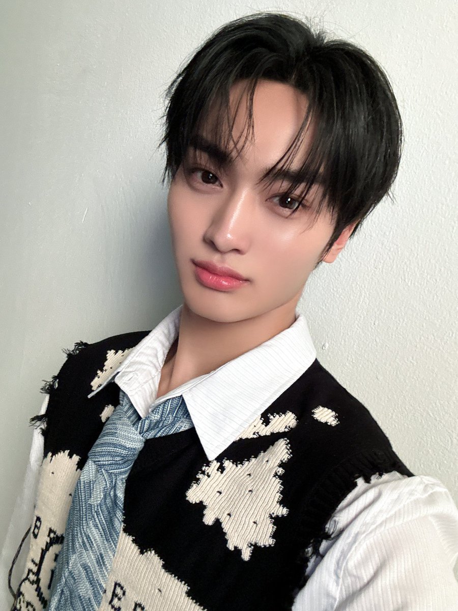 PortalCravity's tweet photo. [TWT] 250224 @CRAVITYstarship

"Edição de março da #star1 magazine"

#CRAVITY #크래비티
#태영 #TAEYOUNG
#FIND_THE_ORBIT
#Now_or_Never https://t.co/yTK4ov5trU