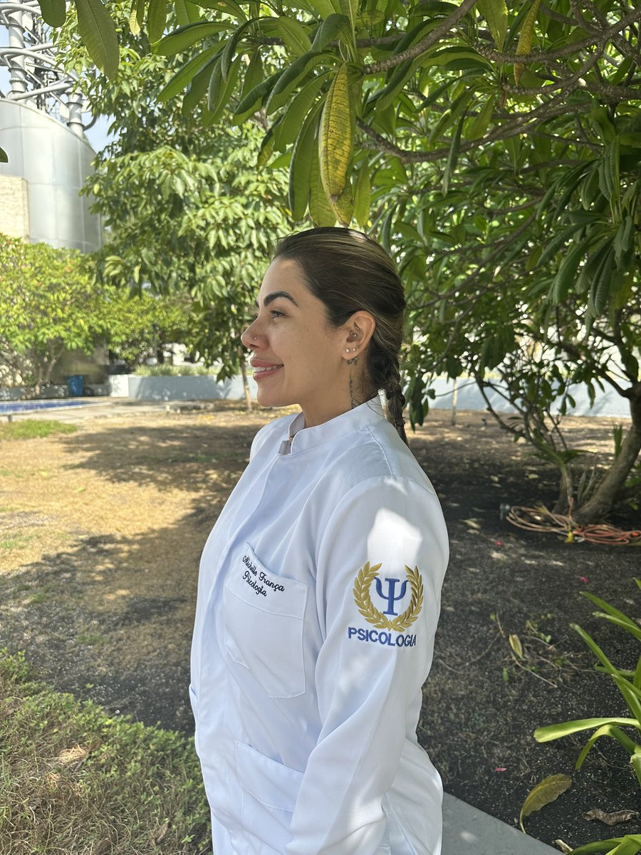 Milpratas's tweet photo. Essa foto me provoca um misto de sentimentos, e ainda nem cheguei onde sei que vou chegar.  
Dedico esta foto ao meu irmão Ro. Sei que neste momento você não está vendo, mas logo, logo verá!  
Meu irmão, nesta e em outras vidas, eu te amo, Sangue não é o que faz uma família. https://t.co/Puh2TI9EEn