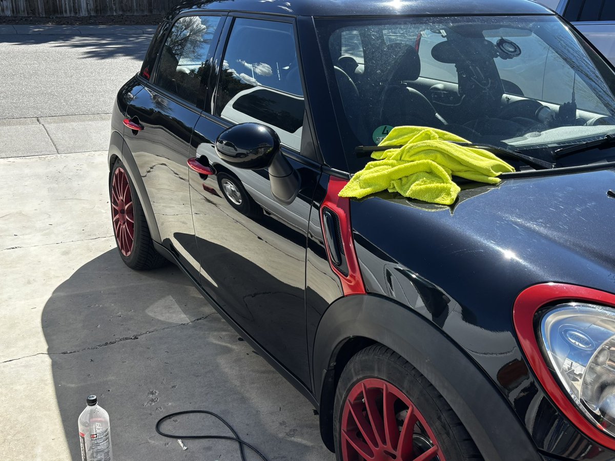 WharpedMedia's tweet photo. First hit of the year with the @GriotsGarage complete compound. Best stuff to knock off the winter grime. https://t.co/YUrbFuw4Bl