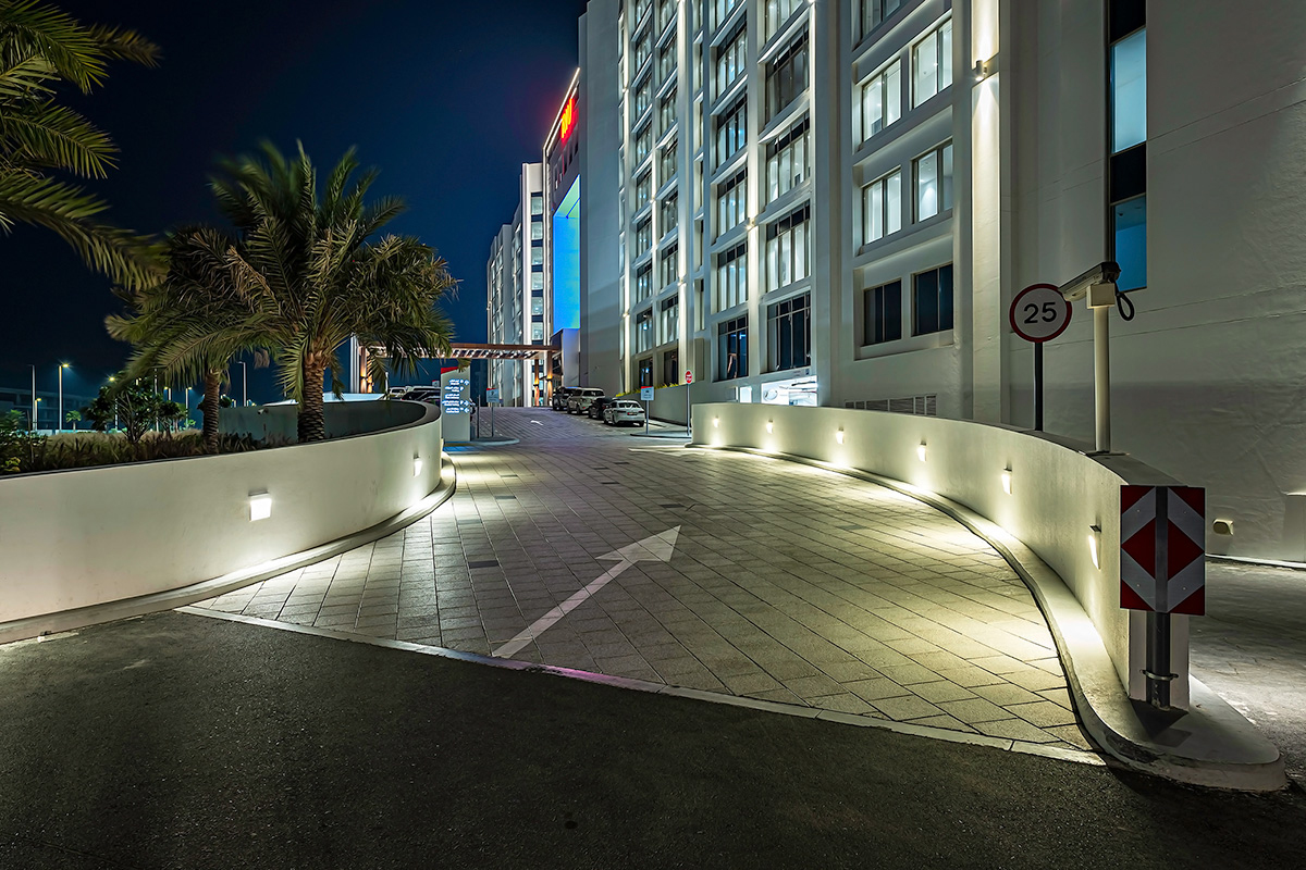 UnilampLighting's tweet photo. Illuminating Luxury at RIU Hotel Dubai✨
Unilamp’s ZOUK2 luminaires elevate the elegance &amp; safety of this beachfront resort with sleek, low-glare lighting built to last in coastal conditions.

🔗https://t.co/CessIR5bN8
#Unilamp #UnilampLighting #UltimateSolutions #OutdoorLighting https://t.co/hVPBsAcG68