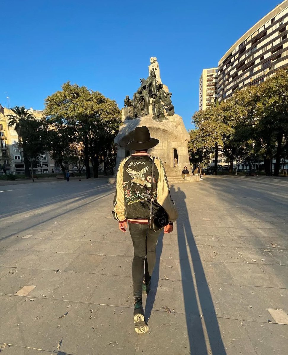 Fredrickmc10's tweet photo. Chasing sunsets and dreaming big – can this moment get any more perfect? ✨ #LifeGoals #ViralVibes https://t.co/SNEXuliap9