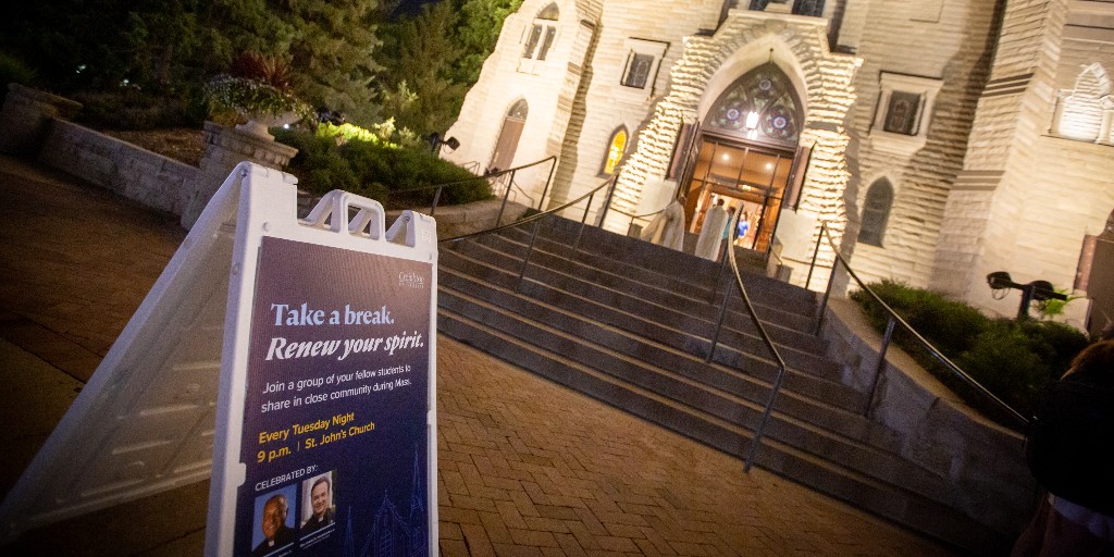 PresHendrickson's tweet photo. I am looking forward to this week's Tuesday Night Mass, which is just 24 hours away, as our @creighton students gather for this wonderful tradition. Perhaps there will even be a surprise appearance by @nickysj66? https://t.co/JsDmG3aLPk
