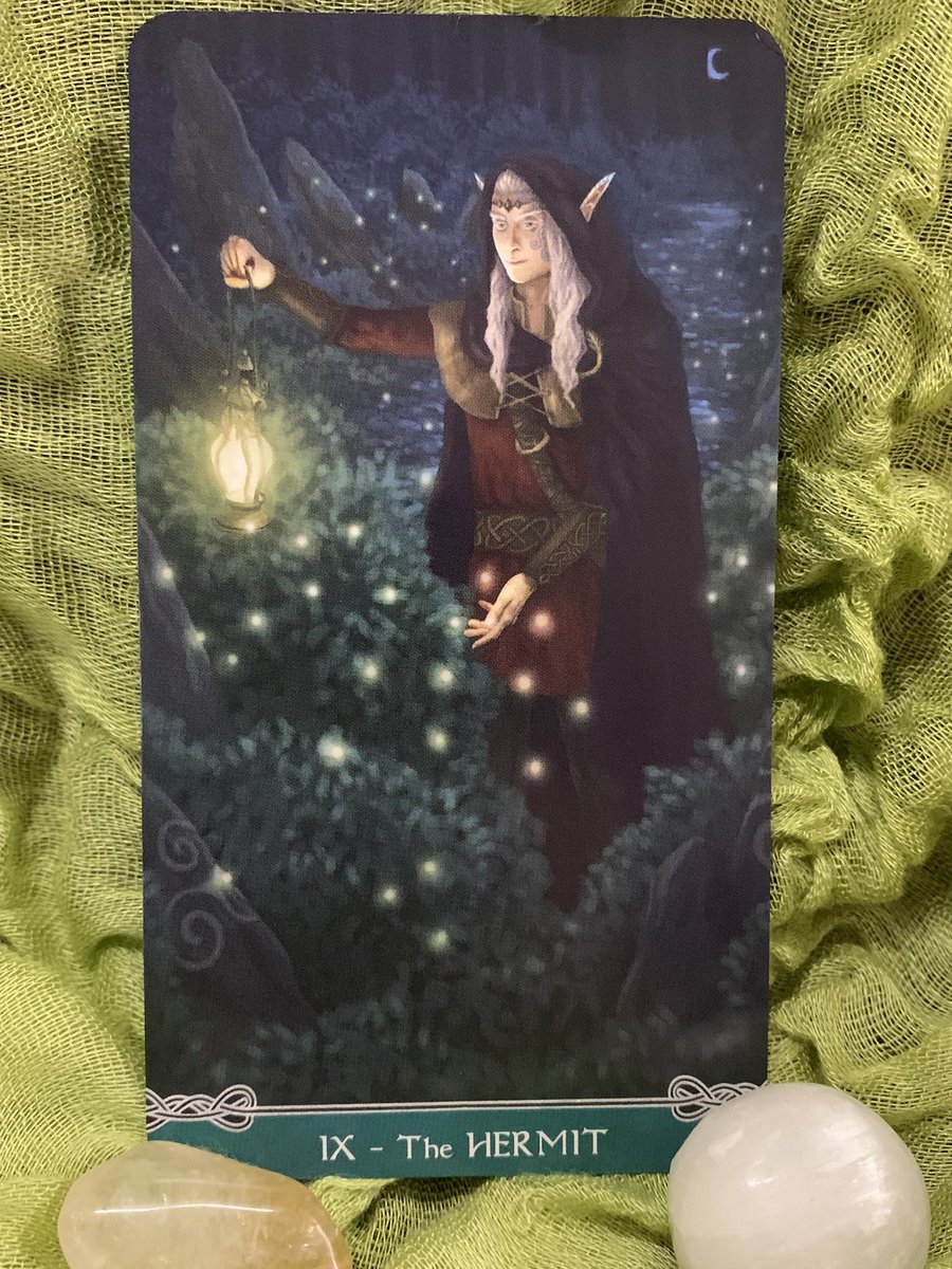 the_mystic_star's tweet photo. Day 24 of the #mysticstarchallenge March 2025 challenge by @the_mystic_star. How can you empower yourself? The Hermit.
🌼
#mysticstartarot #mysticstar #tarotchallenge #monthlychallenge #divinationchallenge #marchtarotchallenge #marchchallenge #universalceltictarot https://t.co/lk3HiRF8aZ