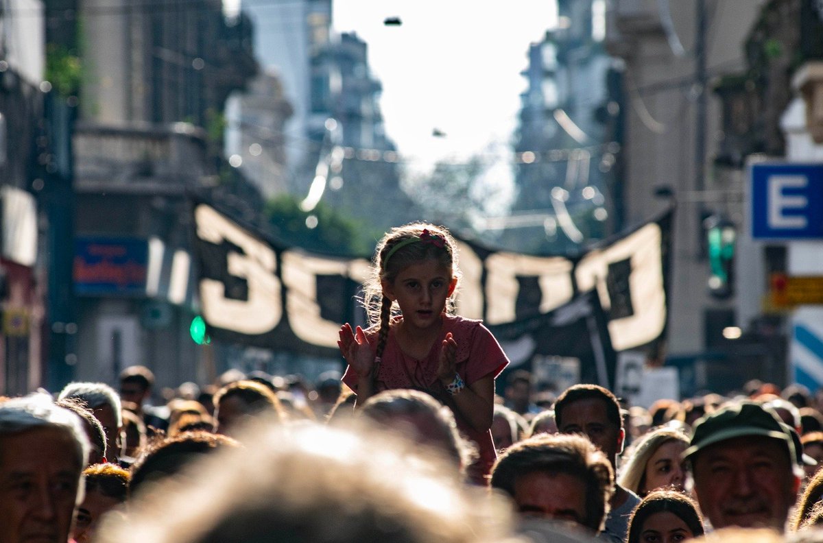 Memoria verdad y justicia 
#NuncaMas 
#Fueron30000 
#Rosario