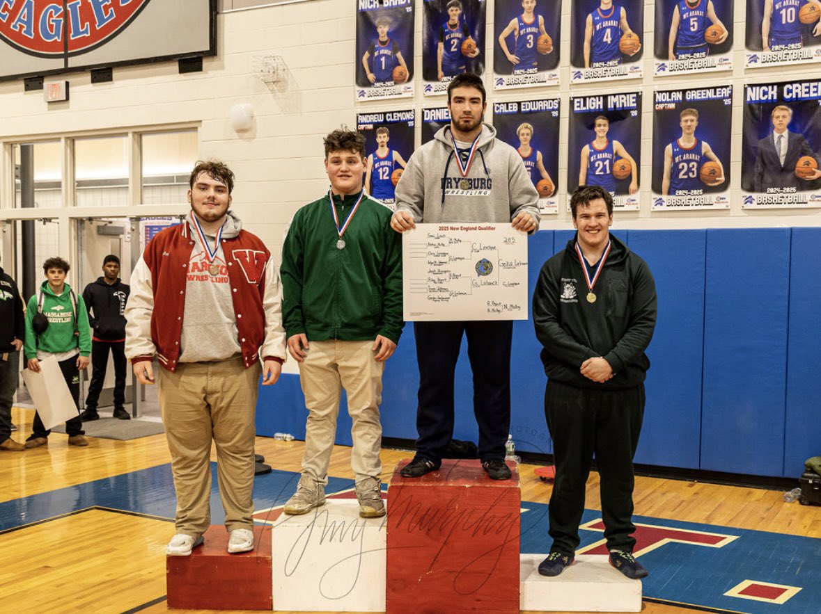 GezaLabancz's tweet image. Wrestling season ✅
37W-3L
Franklin Savinks Bank Tournament 🥇 (and outstanding wrestler 🏆)
Maine Class B South Regionals 🥇
Maine Class B State 🥇
Maine All State 🥇
New Englands 4. place