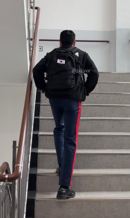 ก้าวขาทีคือกรุงเทพ — กรุงโซลได้เลยปะ ขายาวมากกกกกกกก 100% ของร่างกายเป็นขาไปแล้ว 80