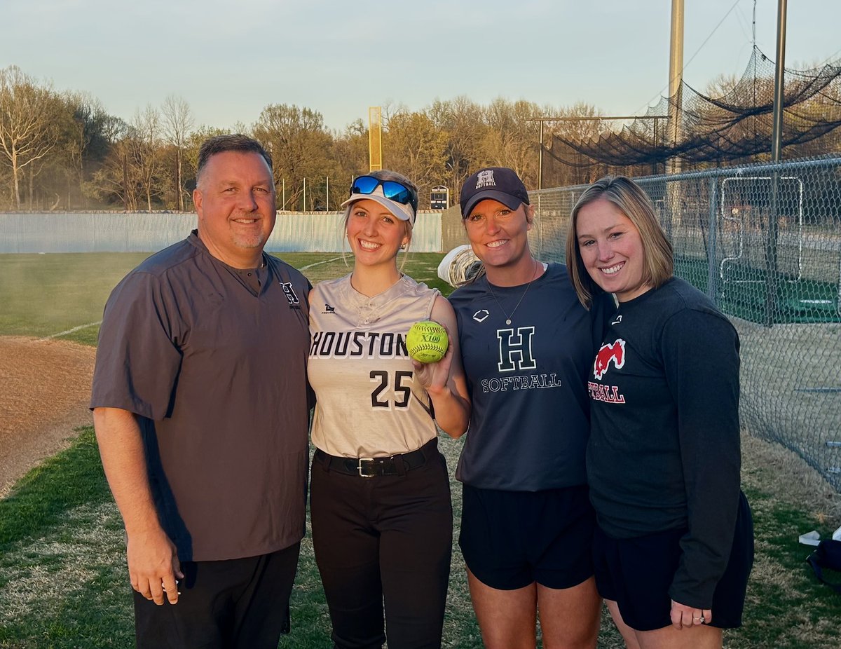 Congratulations to Kaylea Howell on her homerun tonight against Northpoint!
