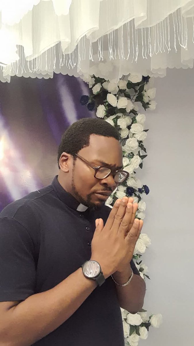 AlesandroJR's tweet photo. Baba Yetu uliye mbinguni. Jina lako litukuzwe. Ufalme wako ufike. Utakalo lifanyike duniani kama mbinguni.

Utupe leo Mkate wetu wa kila siku. Utusamehe makosa yetu. Kama nasi tunavyowasamehe na sisi waliotukosea. Usitutie katika kishawishi. Lakini utuopoe maovuni, Amina🙏 https://t.co/BMJkGnuR8J