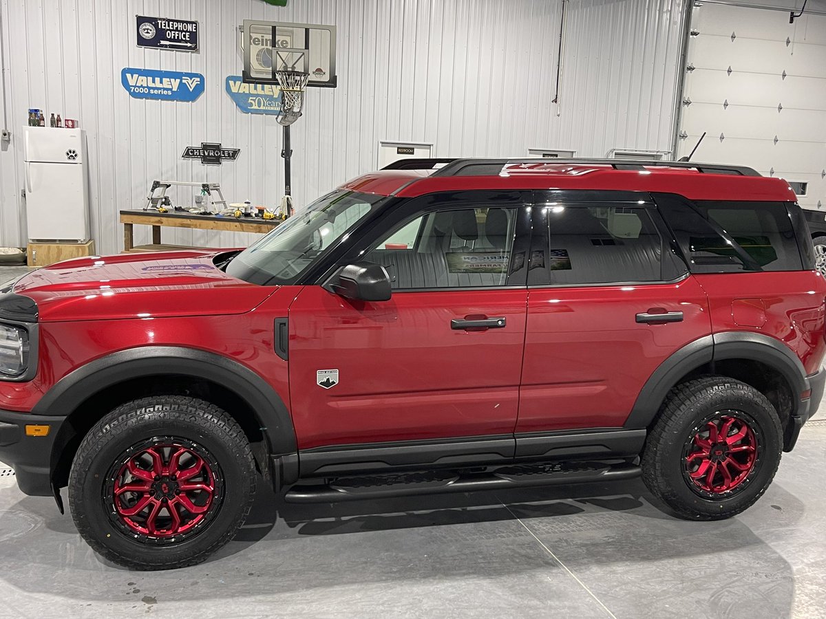 This Bronco shines better than new thanks to <a href="/ProtectSystem/">Protect Systems</a> Paint Pro Evo, Glass Pro, and trim looks amazing with Tire and Trim ceramic coatings #cleanpolishprotect