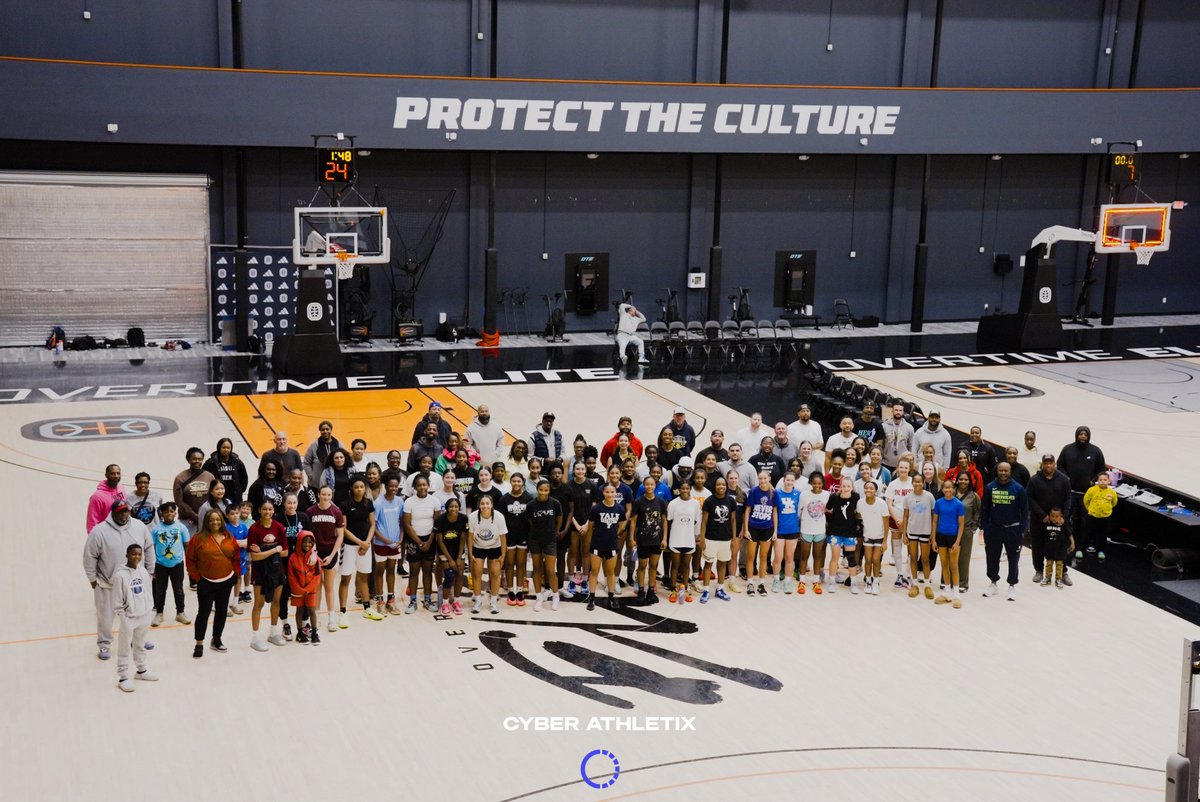 Started HER Elite 5 months ago and this past weekend at Overtime was something special! 5 teams in 5 months💜💜💜💜💜
Thank you to everyone for believing in HER vision!
#HERelitefamily #nike #ote🏀 #HERRRRRRR