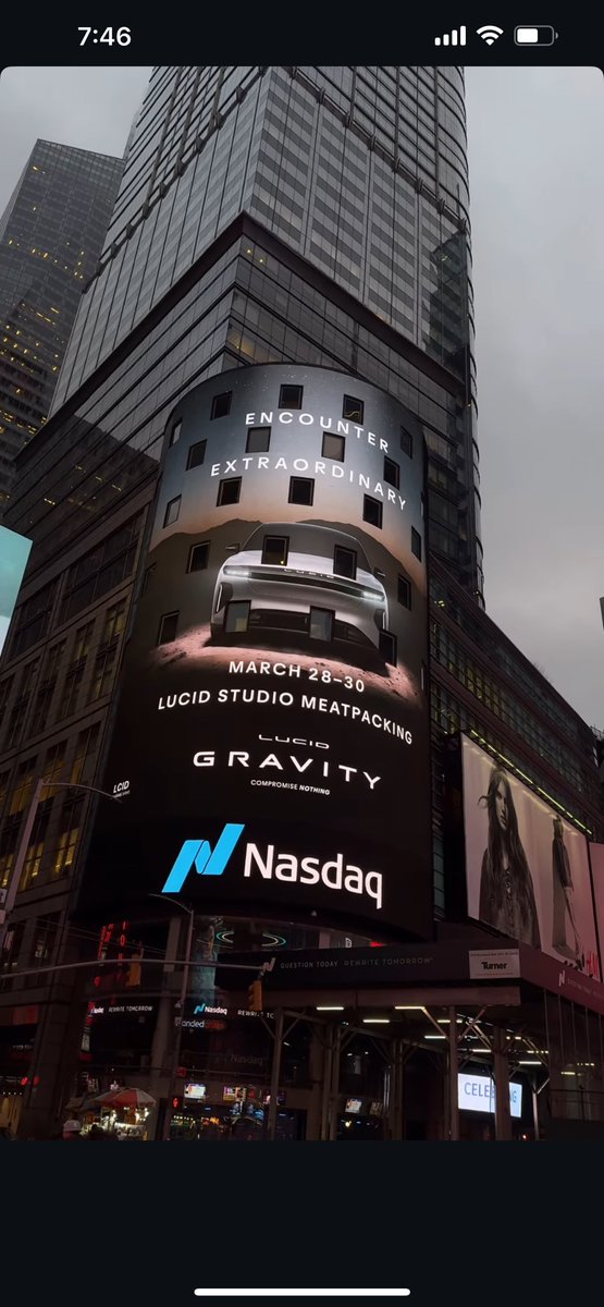 doll_debbie's tweet photo. Looks like @LucidMotors is doing some advertising in Times Square! #lucidgravity looking good on the billboard in the city that never sleeps! https://t.co/95Ru4EuokM