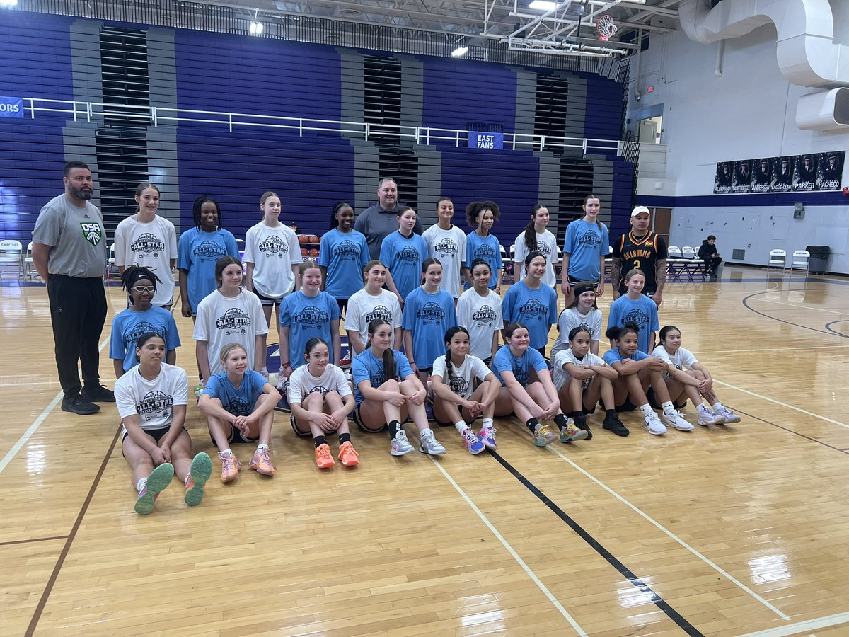 DaveFelici_'s tweet image. 7th grade Girls all-star game was Tonight. The Blue beat the White team 53-41 Blue team led by MVP Delilah Harris (VRLY Storm) 16pt & Ella Wiechman (Papio Power) 14 pts White led by MVP Zaniya Castor 10pts (Nebraska United) Winner 3pt shoot out Tina Tcheuhchoua (Express United)