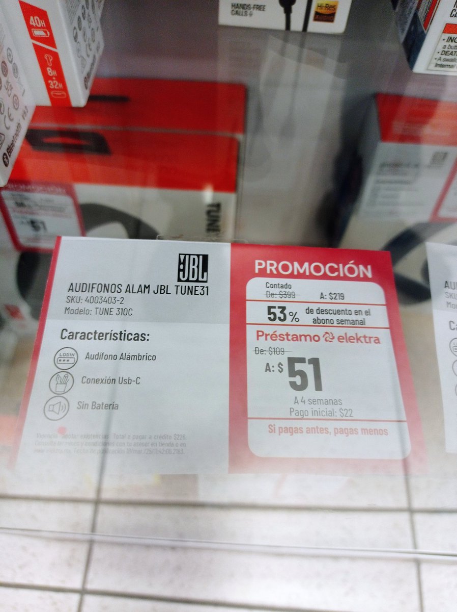 efren_maximo's tweet photo. Que paso con tus vendedores @RicardoBSalinas @ElektraMx tenía muchas ganas de comprarme unos audífonos pero no me los quisieron vender que por qué ya no era ese su precio y todavía se me pone pendejo el vendedor y el gerente de la sucursal #lomasdecastillotla Puebla, Pue. https://t.co/IMCbF5KhxN