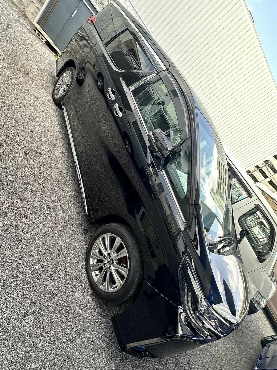 T_kokuba's tweet photo. 中古車情報🚗³₃
令和4年式 アルファードGAS Sタイプゴールド入荷しました❗️
走行距離約26000km
前にも後ろにも大きなディスプレイがついてます❗️
やっぱり高級感ありますね✨️
ぜひ1度見に来てください🏃‍♂️
#沖縄トヨタ自動車
#トヨタウン国場店 https://t.co/JTpOsPi8qe