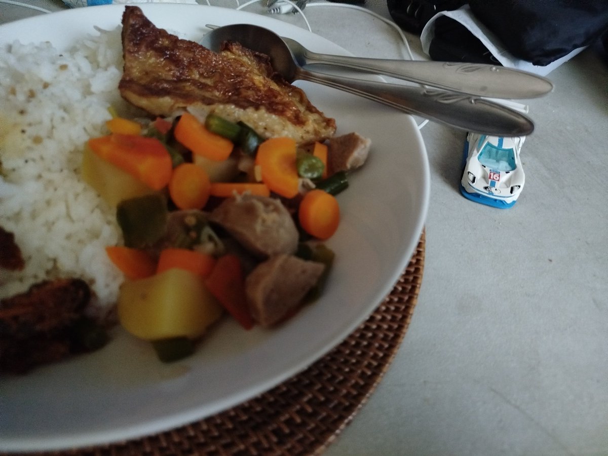MrsimpleJesse's tweet photo. Enjoying Some Foods While Playing With @Hot_Wheels @Mattel It was The Best Especially Looking For New Products It's So Much Fun #X #indonesia #Hotwheels #cars #toys #fun #Entertainment #hobby #mattel #diecast #diecaster #photos #photography #hotwheelsindonesia #foods #lunch https://t.co/S1LYQ5d0Pp