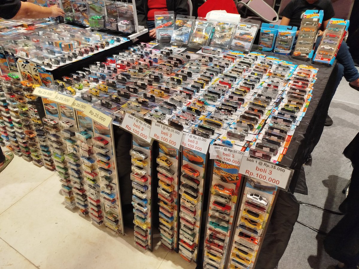 MrsimpleJesse's tweet photo. @Hot_Wheels @Mattel Got New Toys And Then Go To The Next Diecast Event And Get Some New Toys #X #indonesia #fun #Entertainment #hobby #hotwheels #cars #toys #mattel #hotwheelsindonesia #diecaster #diecast #photos #photography #diecastmodel #EVENT https://t.co/um5n9ScmAx