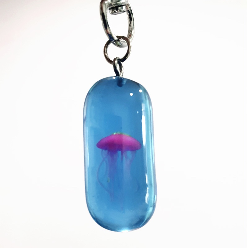 해파리 캡슐 Keyring
from-w2.com/product/detail…

최고의 선택
진짜 너무이뻐요 
돈모으면 더살거임💙

* 03-21 리뷰