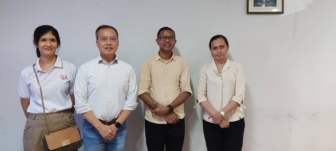 FFspdd's tweet image. Reunião entre equipa Fundação São Paulo ho equipa GX Foundation, Sr. Alan Lau (Senior Adviser) no Sra. Angelina (Field Project Officer) konaba plano instalação Solar Panel nebe mak sei implementa iha território Arquidiocese de Dili (24/3/2025).