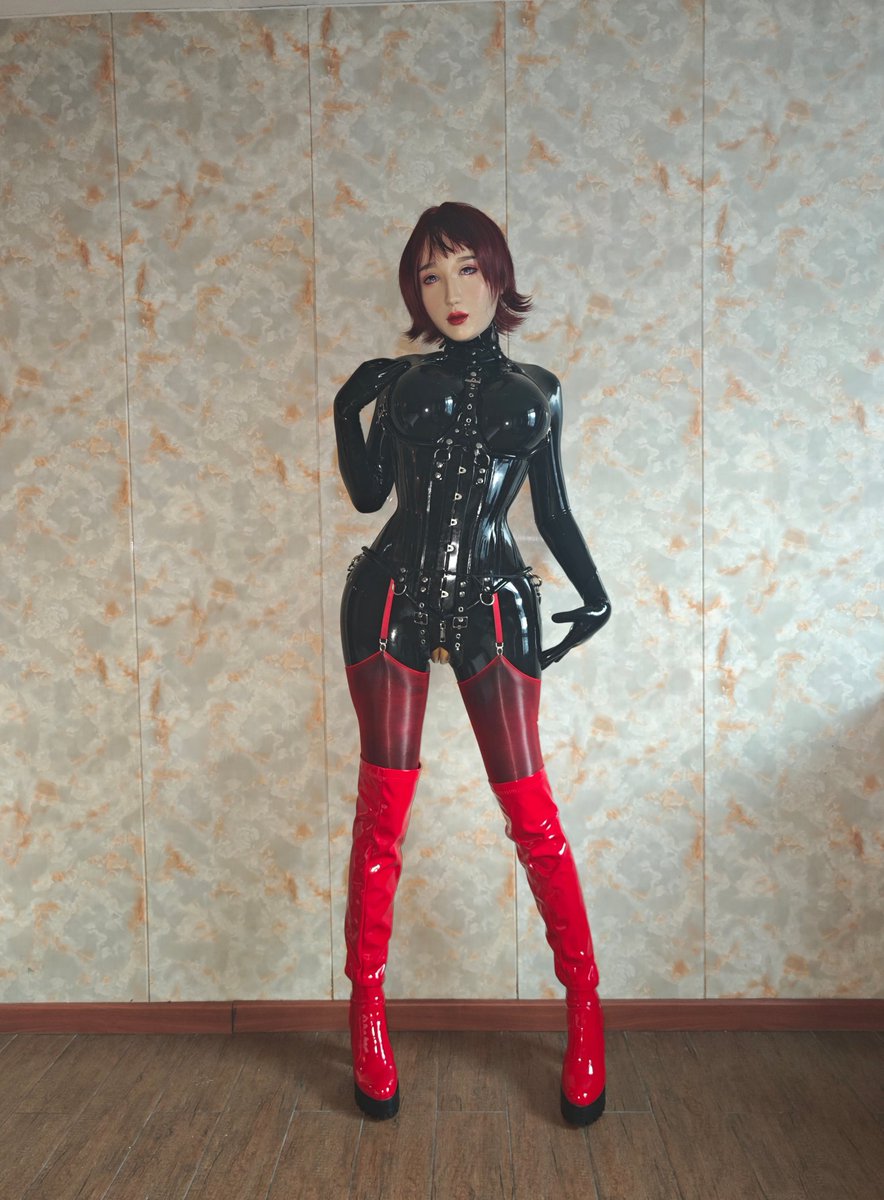 好色的乳胶娘
#Latex #胶衣 #乳胶衣 #DMS