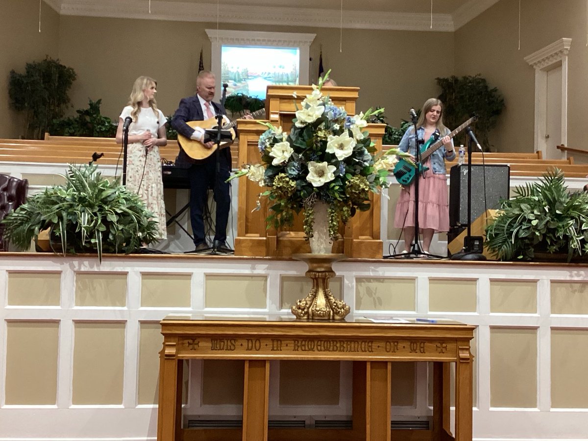 DrJoeArthur's tweet photo. The Morrison family singing at 
Tabernacle Baptist in Greenville,
SC before the message tonight.
It’s a real joy to be back at 
Tabernacle. 🙋‍♂️ https://t.co/9diuP48isS