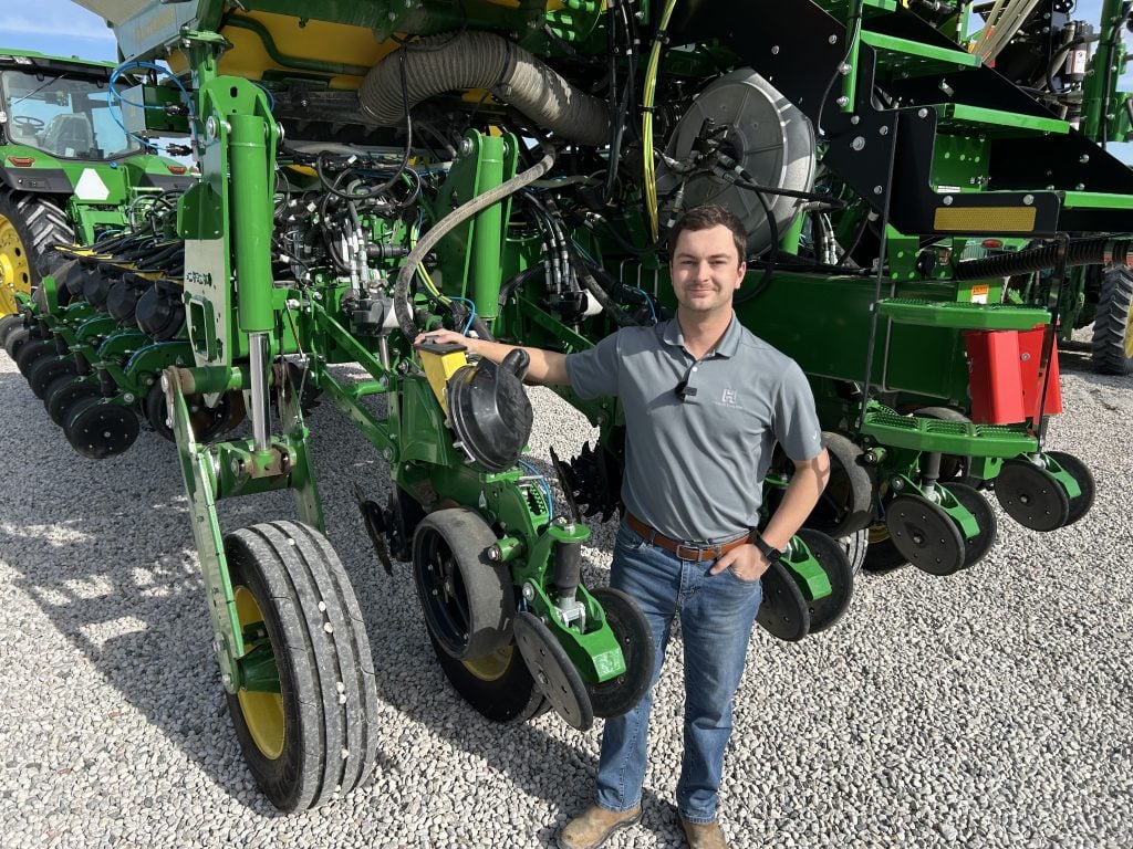 RealAgriculture (@realagriculture) on Twitter photo Learn about setting the planter for uniform emergence in this episode of the #Corn School w/ <a href="/Turner_1616/">Turner Sanford</a> of <a href="/HuronTractorLtd/">Huron Tractor Ltd</a>: ow.ly/4Hh150VnPLv <a href="/BASFAgSolutions/">BASF Canada Agricultural Solutions</a> <a href="/PRIDESeeds/">PRIDE Seeds</a> #cdnag #ontag #westcdnag Learn about setting the planter for uniform emergence in this episode of the #Corn School w/ <a href="/Turner_1616/">Turner Sanford</a> of <a href="/HuronTractorLtd/">Huron Tractor Ltd</a>: ow.ly/4Hh150VnPLv <a href="/BASFAgSolutions/">BASF Canada Agricultural Solutions</a> <a href="/PRIDESeeds/">PRIDE Seeds</a> #cdnag #ontag #westcdnag