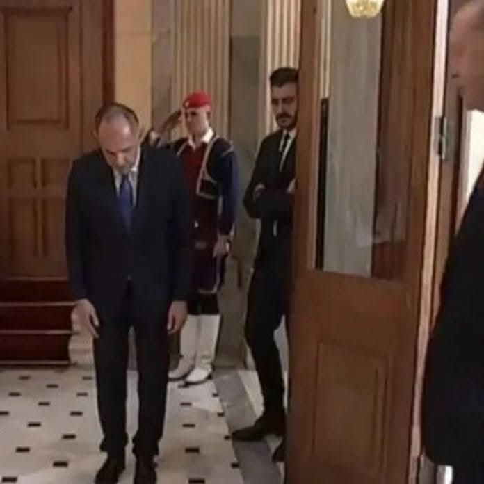 1Refuse_Resist's tweet photo. Χρόνια πολλά. https://t.co/wjo3w33Xle