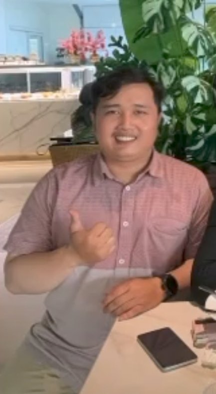 becarefullguys's tweet image. ‼️EVERYONE BE CAREFUL‼️

ciwi bdg yg msh main dating apps (tinder, etc), hati-hati klo kalian match sm cowo faker yg ujungnya ngaku nama dia "Mughi Haaditiar Perdana" dan melakukan penipuan dgn modus pinjol. korbannya banyak dan dia suka ngancem balik korbannya
Ini fotonya⬇️