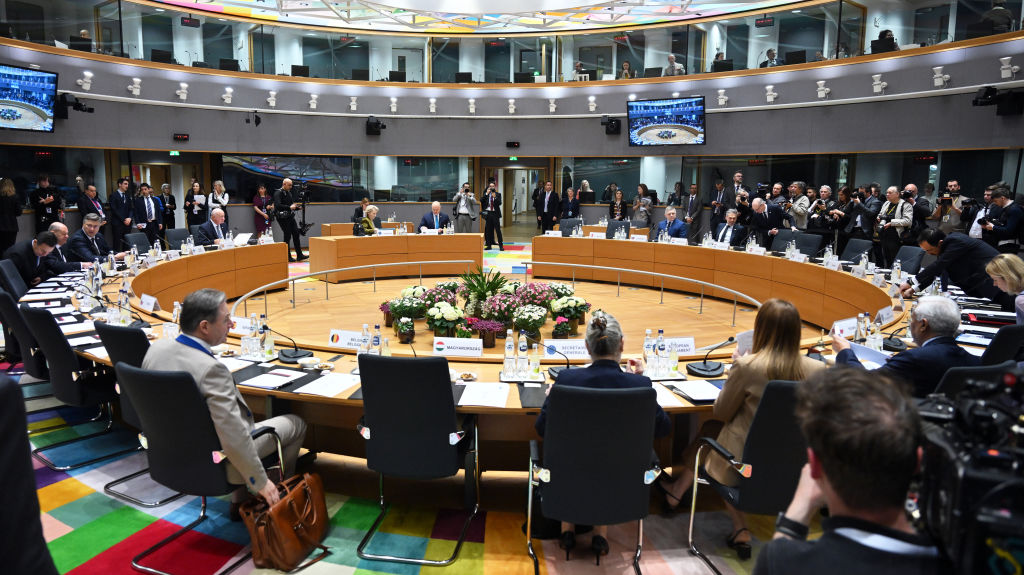 the_IRU's tweet image. 🇪🇺 IRU welcomes the trilogue agreement on the EU Driving Licence Directive. Key elements reflect sector priorities on driver age, training, and steps towards a common #EU approach to recognising third country #CPCs.