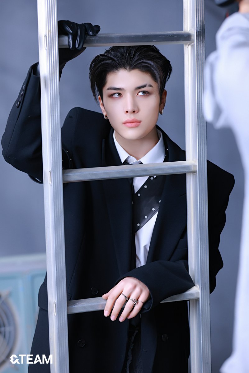 &amp;TEAM 'Go in Blind' Concept Photo Behind Photo

#andTEAM #MAKI
#GoinBlind