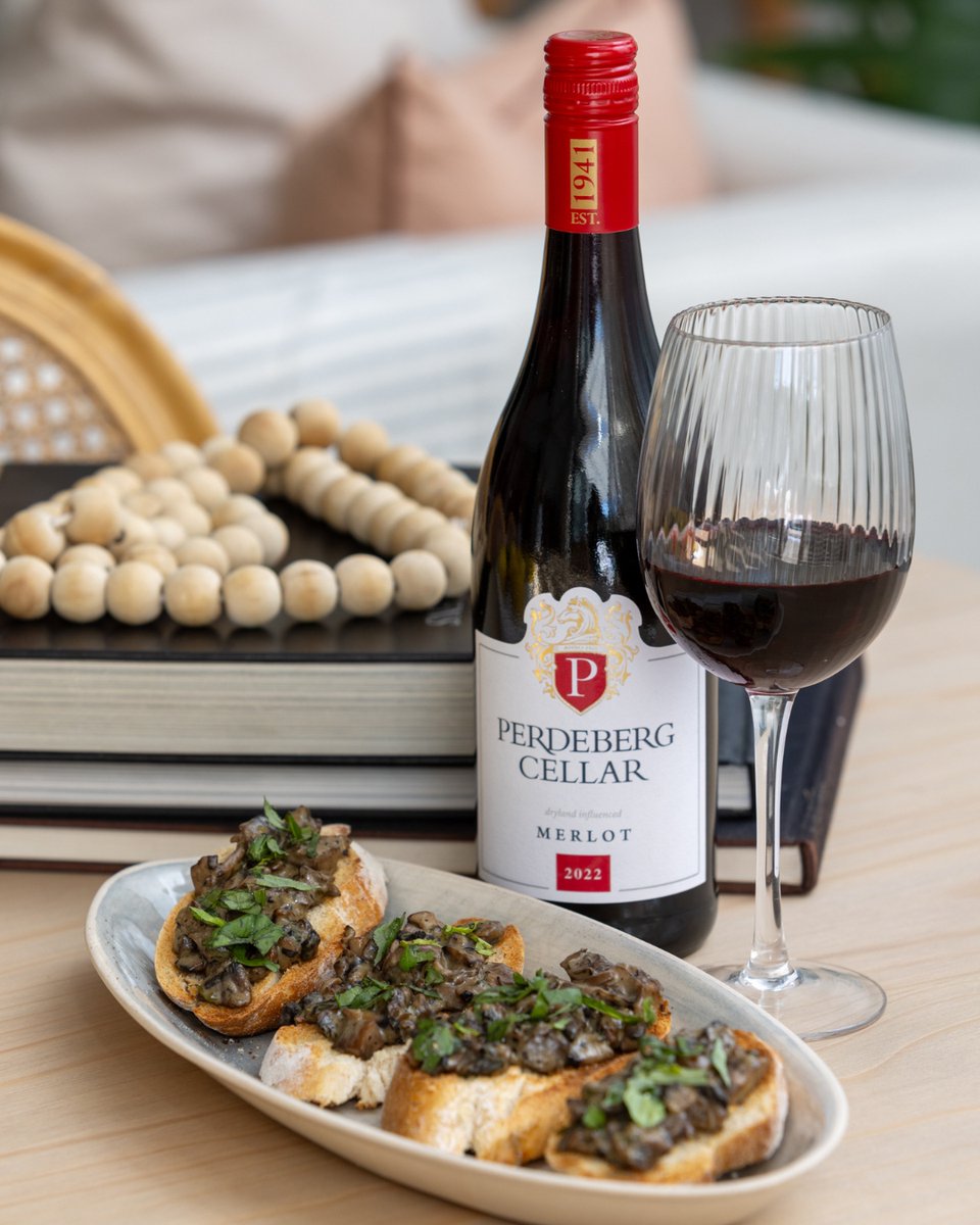 Looking for a wine to complete your next dinner party? Perdeberg’s Classic Collection Merlot is the perfect choice. With soft tannins and rich dark fruit notes, it pairs beautifully with a variety of dishes - from grilled steak to roast chicken or even a hearty pasta.