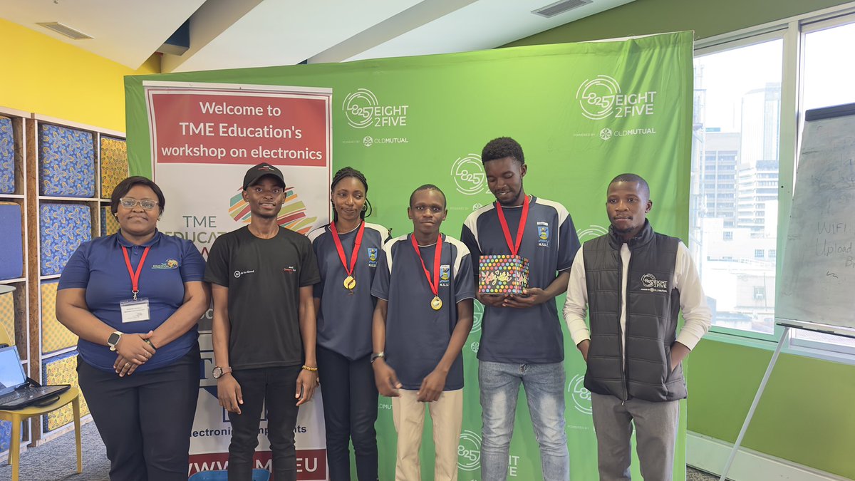 eight2fivehub's tweet image. On Saturday, we celebrated #ArduinoDay with an inspiring hackathon! 5 teams from 3 institutions created SDG-focused games—innovative and fully functional! Big thanks to @TMEeducation for their support. Stay tuned for team spotlights and NextGen Anchor Program details.