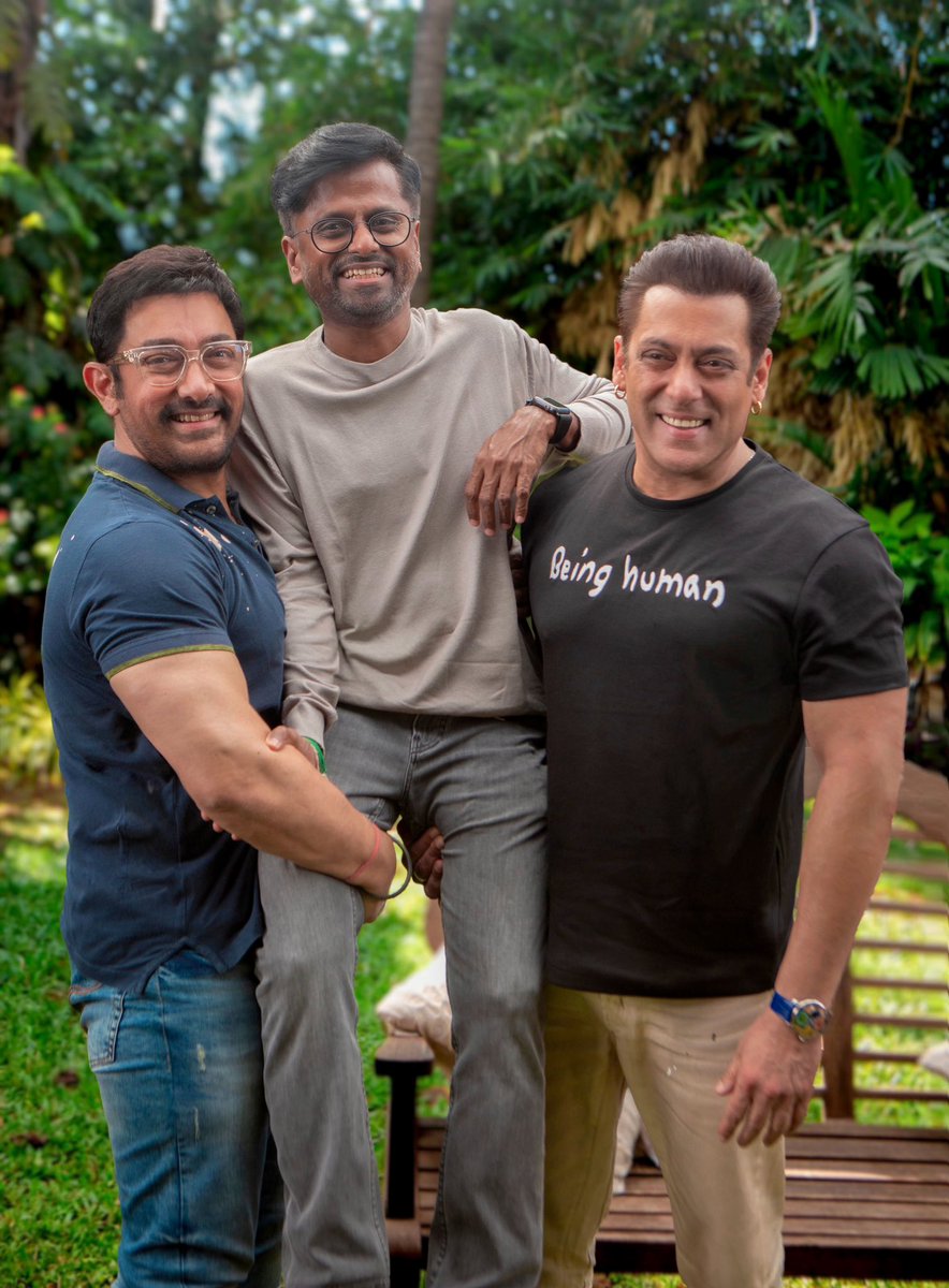 Awesome TV (@awesomeitv) on Twitter photo Three great legends in one frame! Sparks are bound to fly! 🔥🔥🔥 Get ready for the most brain teasing conversation!
Full video coming out soon!
#SikandarMeetsGhajini
<a href="/BeingSalmanKhan/">Salman Khan</a> #AamirKhan
#SajidNadiadwala’s #Sikandar
Directed by <a href="/ARMurugadoss/">A.R.Murugadoss</a>
<a href="/NGEMovies/">Nadiadwala Grandson</a> Three great legends in one frame! Sparks are bound to fly! 🔥🔥🔥 Get ready for the most brain teasing conversation!
Full video coming out soon!
#SikandarMeetsGhajini
<a href="/BeingSalmanKhan/">Salman Khan</a> #AamirKhan
#SajidNadiadwala’s #Sikandar
Directed by <a href="/ARMurugadoss/">A.R.Murugadoss</a>
<a href="/NGEMovies/">Nadiadwala Grandson</a>
