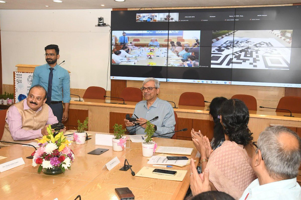MoHFW_INDIA's tweet image. #HealthForAll 
@ICMRDELHI Pioneers Drone-Based Cornea Transport to Revolutionize Eye Care
Successful Pilot Demonstrates the Potential of Aerial Medical Logistics for Timely and Efficient Cornea Transplants under ICMR’s i-DRONE Initiative
pib.gov.in/PressReleasePa…