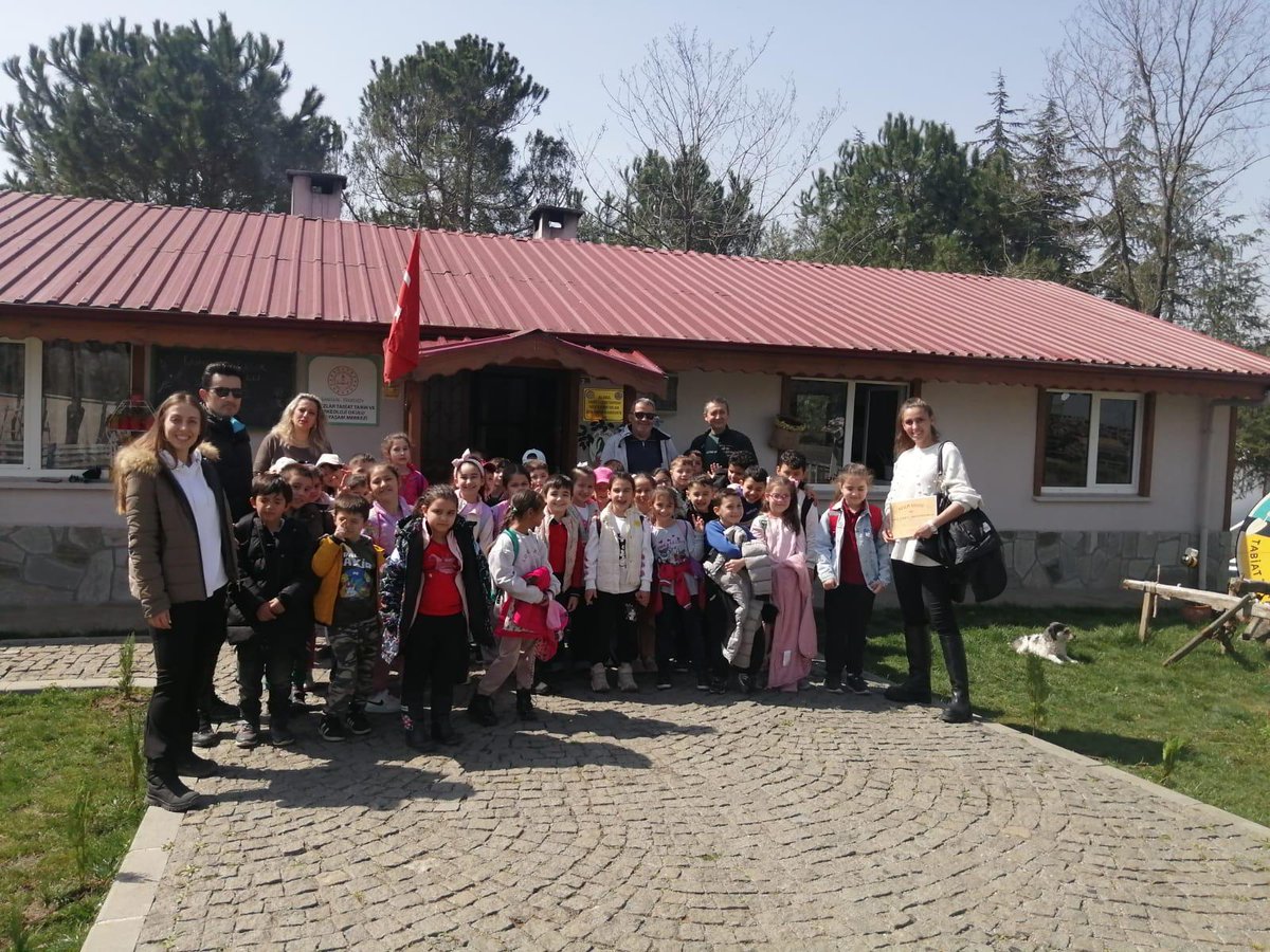 Kamurancelikio's tweet photo. Kamuran Çelik İlkokulu 2.sınıflar Yavuzlar Köyü Tabiat ve Orman okulu ziyaretimiz @MustafaUzunla13 @tekkekoymem
@samsunmem @tcmeb @YusufTekinMeb https://t.co/s7C5uy4nNc