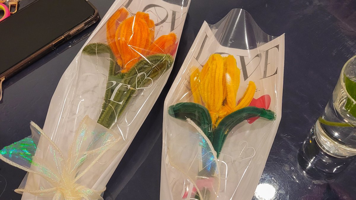 meisyapuspita's tweet image. 📍rasa nana
finally met w/ my ldr bestie @FNIsland 🌷🤎🧡✨