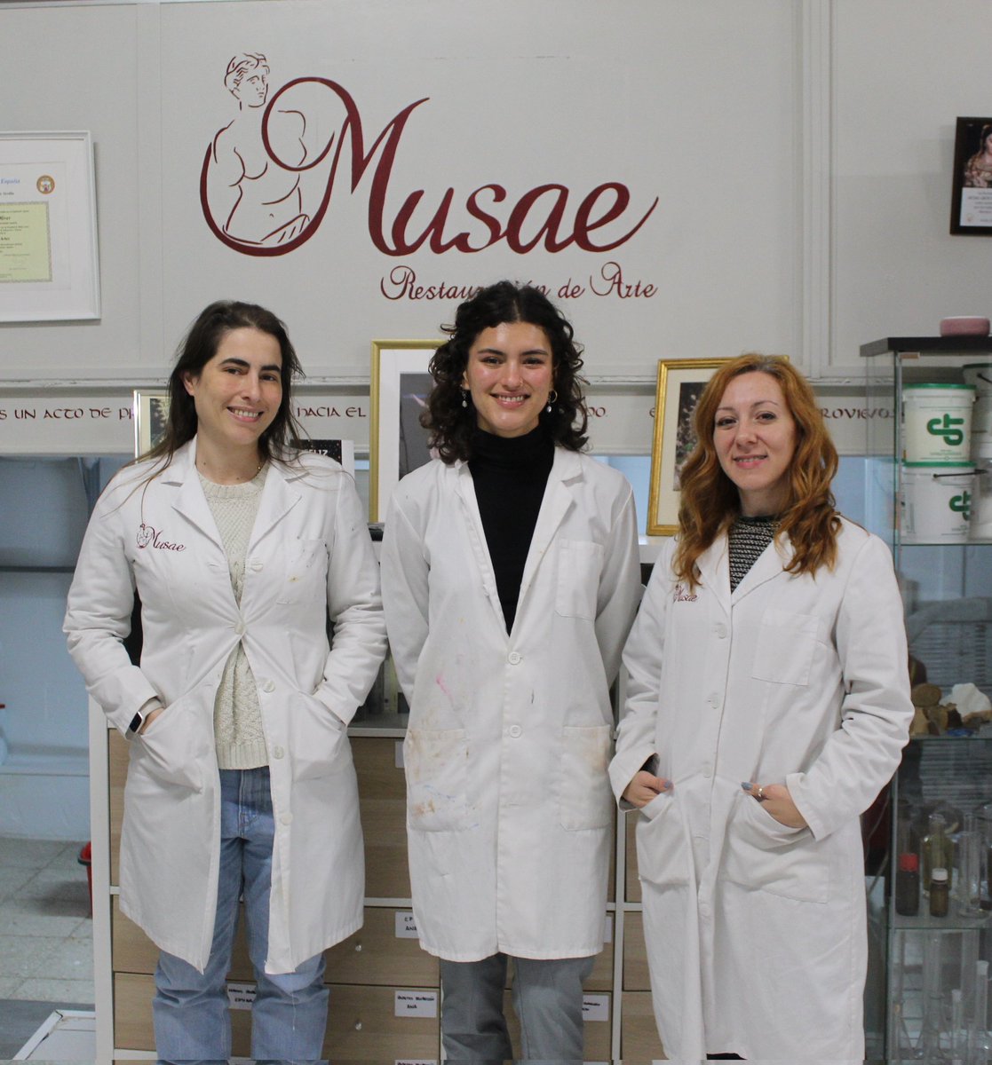 Este mes de marzo, le damos la #bienvenida a la alumna en #prácticas de la <a href="/unisevilla/">Universidad de Sevilla</a> Clara Blanco que estará con nosotras una temporada aprendiendo y mejorando las técnicas de #conservación y #restauración. Deseándole que esta #experiencia sea de provecho para su #formación