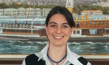 İBB Meclisi yarın başkanvekili seçecek. Kimi? 
Üsküdar Belediye Başkanı Sinem Dedetaş ı başkanvekili görmeyi isterim. 
Geçici de olsa İstanbul’un bir kadın Başkanı olsun. 
Bir yıldır Üsküdar’da başarılı, iyi eğitimli, çalışkan, aktivist. Yakışır bence.