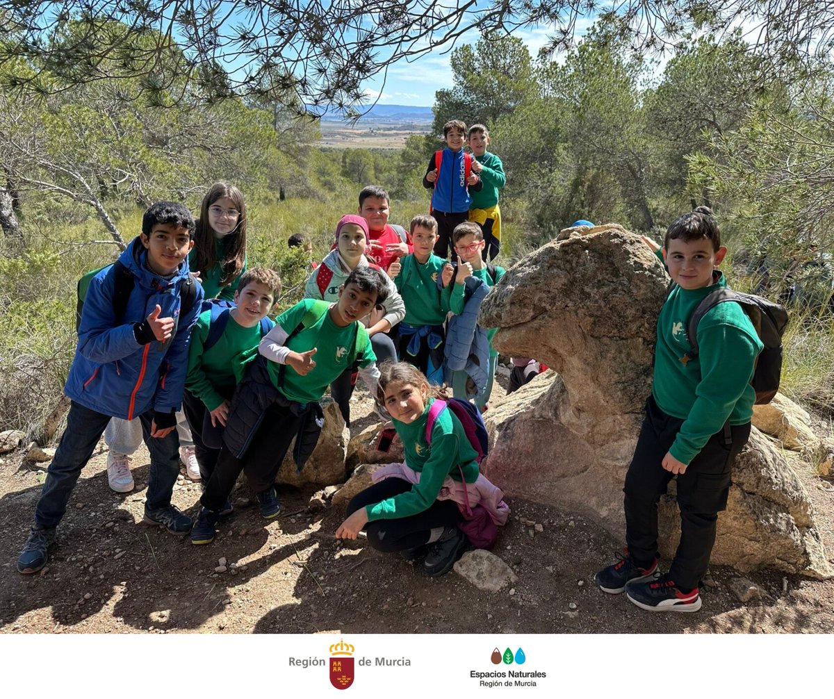 Los alumnos del <a href="/ceipesperanza/">colegiodelaesperanza</a> descubrieron la magia del #MonteArabíMN

Exploraron su #Biodiversidad y su #Geología a través de formaciones geológicas como la Cueva de la Horadada y la piedra del dinosaurio 

¡Gracias por un día de aprendizaje en la #Naturaleza!