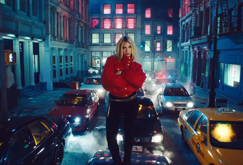 PopCrave's tweet image. 5 years ago today, Dua Lipa released “Break My Heart.”