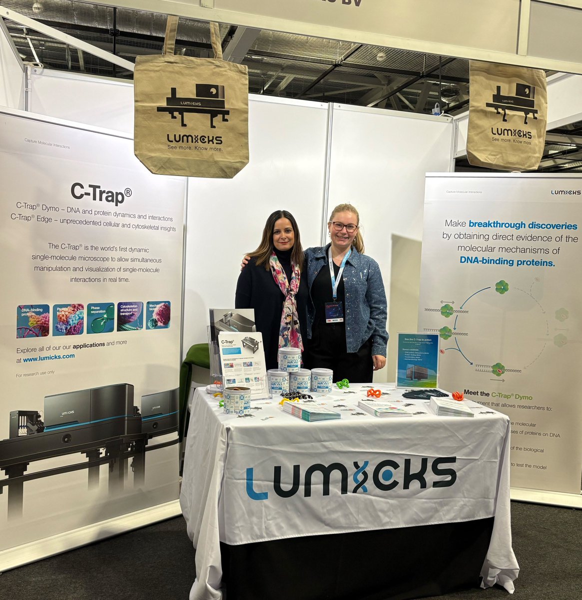 LUMICKS (@lumicks_nl) on Twitter photo UK biophysicists, be welcomed to our table at the <a href="/PhysicsofLifeUK/">Physics of Life</a> conference between today and March 27 for exclusive demos of the C-Trap -- the world's first instrument for real-time manipulation and visualization of single-molecule interactions! UK biophysicists, be welcomed to our table at the <a href="/PhysicsofLifeUK/">Physics of Life</a> conference between today and March 27 for exclusive demos of the C-Trap -- the world's first instrument for real-time manipulation and visualization of single-molecule interactions!